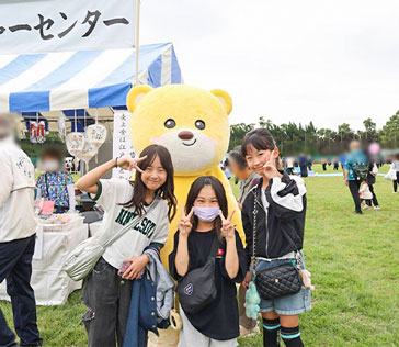 2025年10月12日 江戸川区民まつり参加者とくまたんの写真